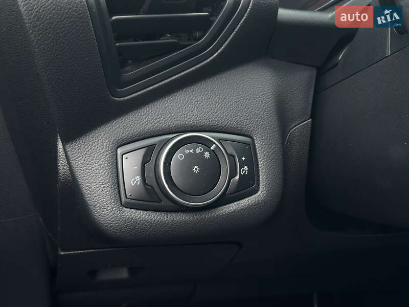 Позашляховик / Кросовер Ford Escape 2015 в Києві