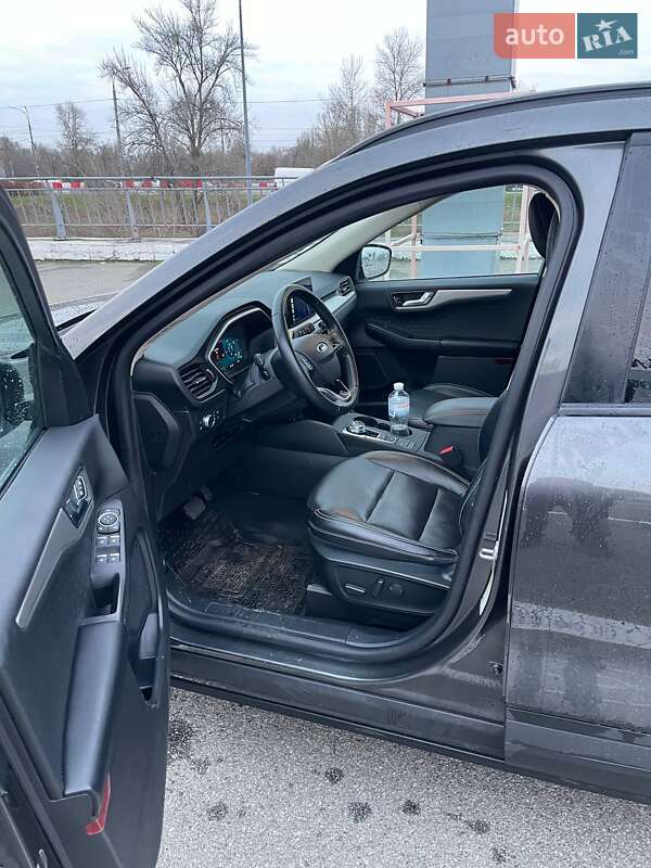 Внедорожник / Кроссовер Ford Escape 2020 в Киеве
