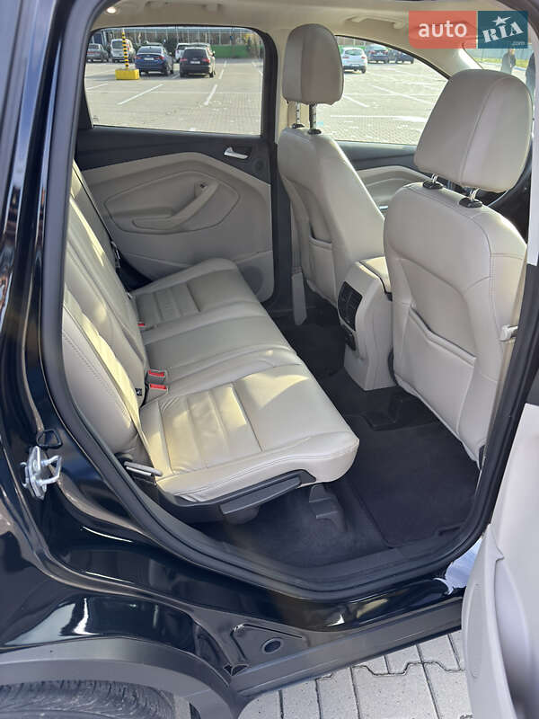 Позашляховик / Кросовер Ford Escape 2017 в Чернівцях