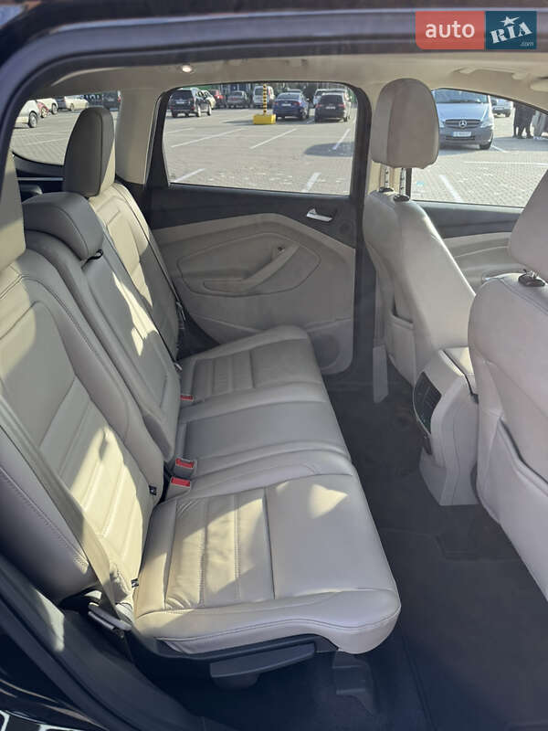 Позашляховик / Кросовер Ford Escape 2017 в Чернівцях