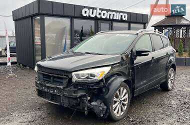 Внедорожник / Кроссовер Ford Escape 2017 в Луцке