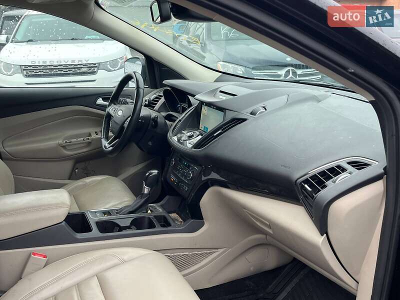 Позашляховик / Кросовер Ford Escape 2017 в Луцьку