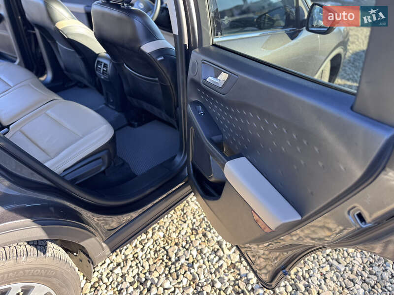 Позашляховик / Кросовер Ford Escape 2020 в Івано-Франківську