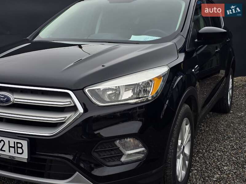 Внедорожник / Кроссовер Ford Escape 2017 в Тернополе