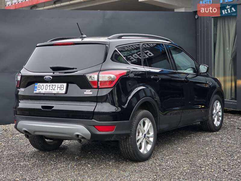Внедорожник / Кроссовер Ford Escape 2017 в Тернополе
