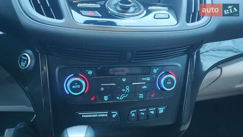 Внедорожник / Кроссовер Ford Escape 2017 в Дубно