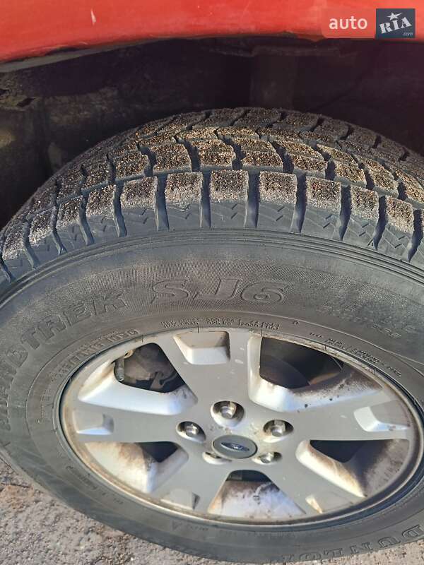 Внедорожник / Кроссовер Ford Escape 2006 в Чернигове