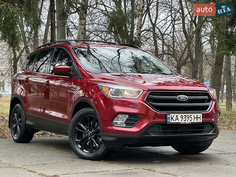 Внедорожник / Кроссовер Ford Escape 2017 в Киеве