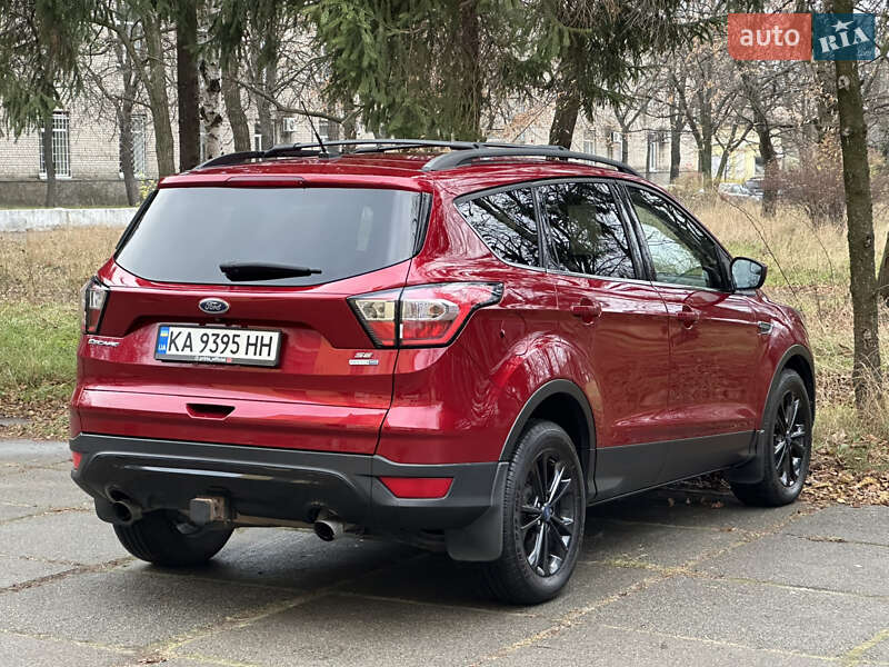 Внедорожник / Кроссовер Ford Escape 2017 в Киеве