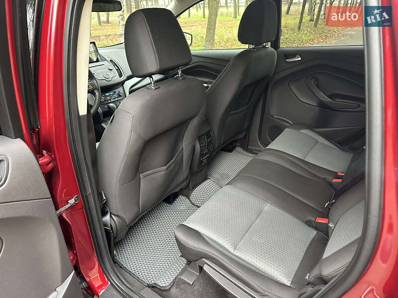 Внедорожник / Кроссовер Ford Escape 2017 в Киеве