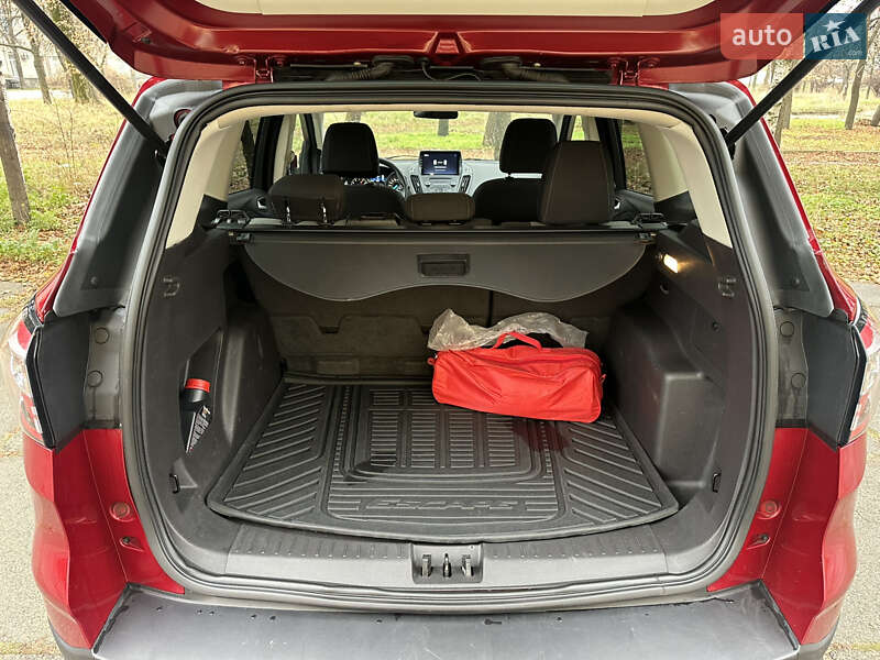 Внедорожник / Кроссовер Ford Escape 2017 в Киеве