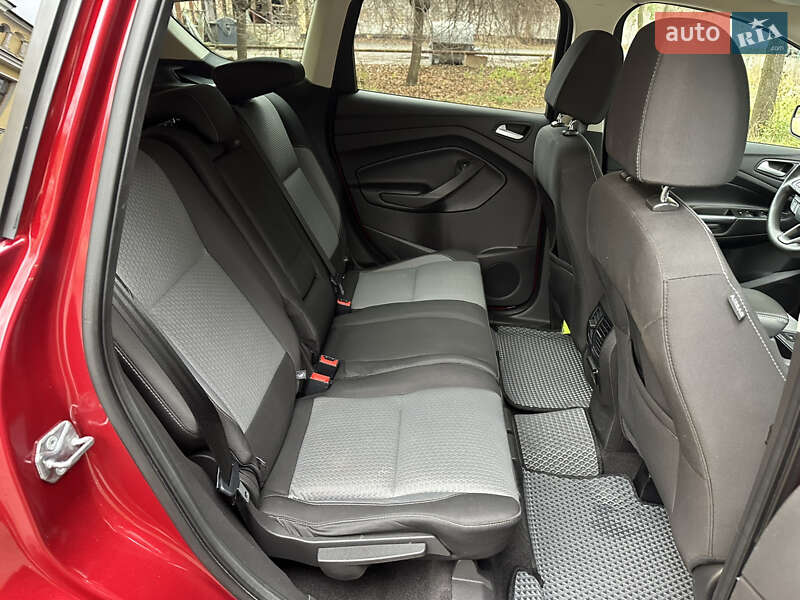 Внедорожник / Кроссовер Ford Escape 2017 в Киеве