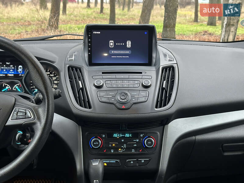 Внедорожник / Кроссовер Ford Escape 2017 в Киеве