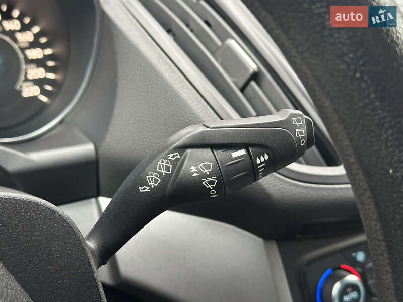 Внедорожник / Кроссовер Ford Escape 2017 в Киеве