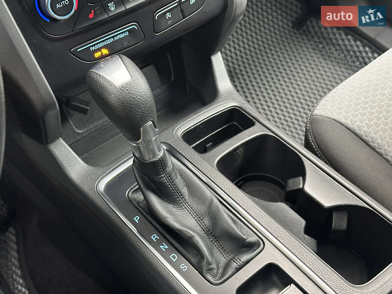 Внедорожник / Кроссовер Ford Escape 2017 в Киеве