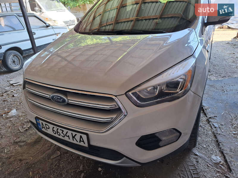 Внедорожник / Кроссовер Ford Escape 2016 в Запорожье