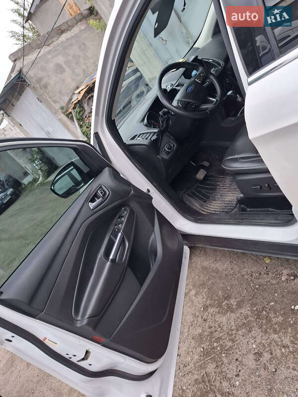 Внедорожник / Кроссовер Ford Escape 2016 в Запорожье