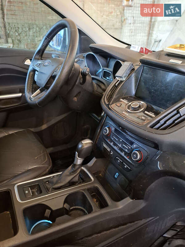 Внедорожник / Кроссовер Ford Escape 2016 в Запорожье