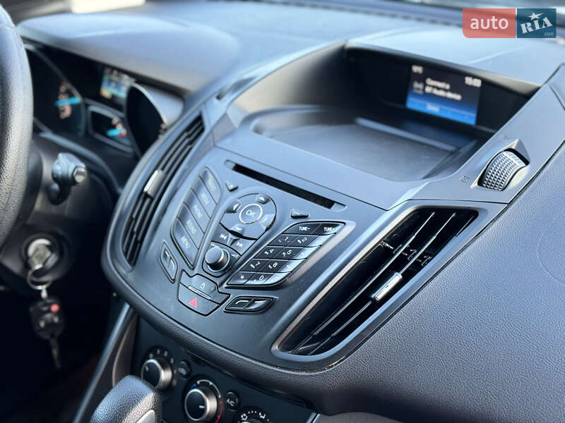 Внедорожник / Кроссовер Ford Escape 2015 в Виннице