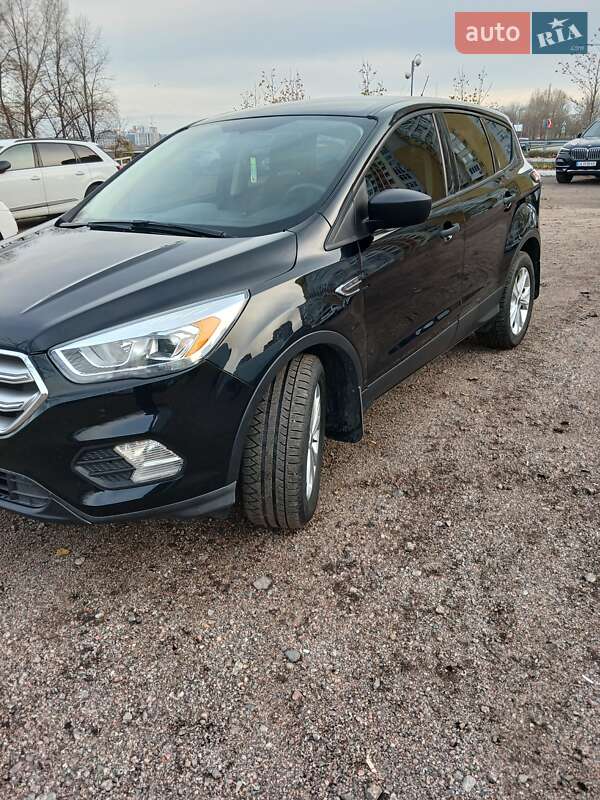 Внедорожник / Кроссовер Ford Escape 2016 в Черкассах