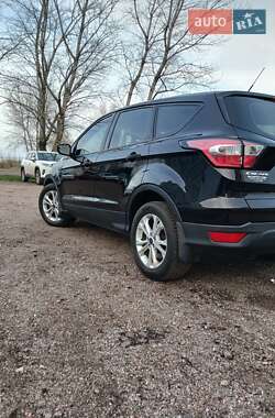Внедорожник / Кроссовер Ford Escape 2016 в Черкассах