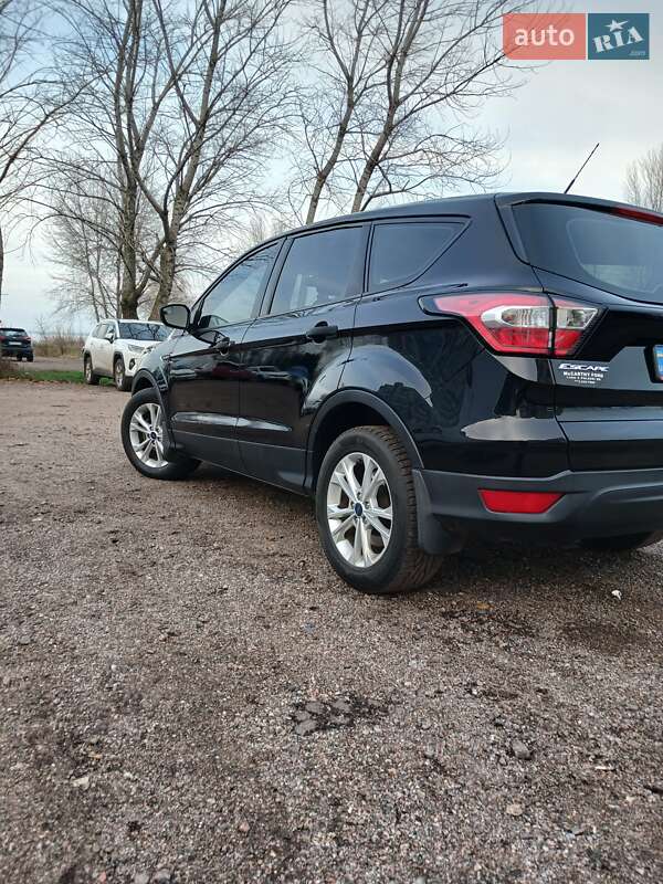 Внедорожник / Кроссовер Ford Escape 2016 в Черкассах