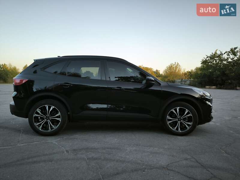 Внедорожник / Кроссовер Ford Escape 2021 в Павлограде