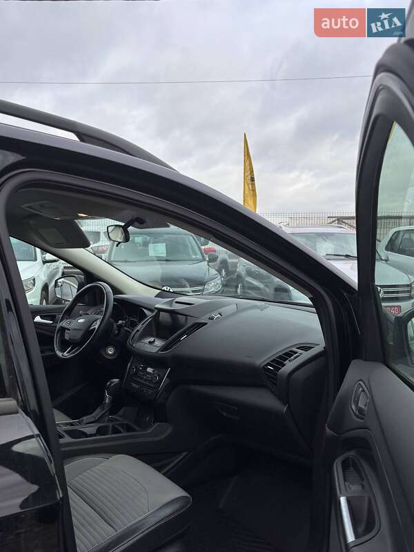 Внедорожник / Кроссовер Ford Escape 2018 в Львове