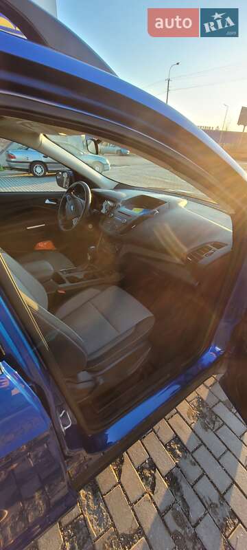 Внедорожник / Кроссовер Ford Escape 2017 в Ровно