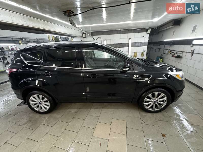 Позашляховик / Кросовер Ford Escape 2017 в Києві