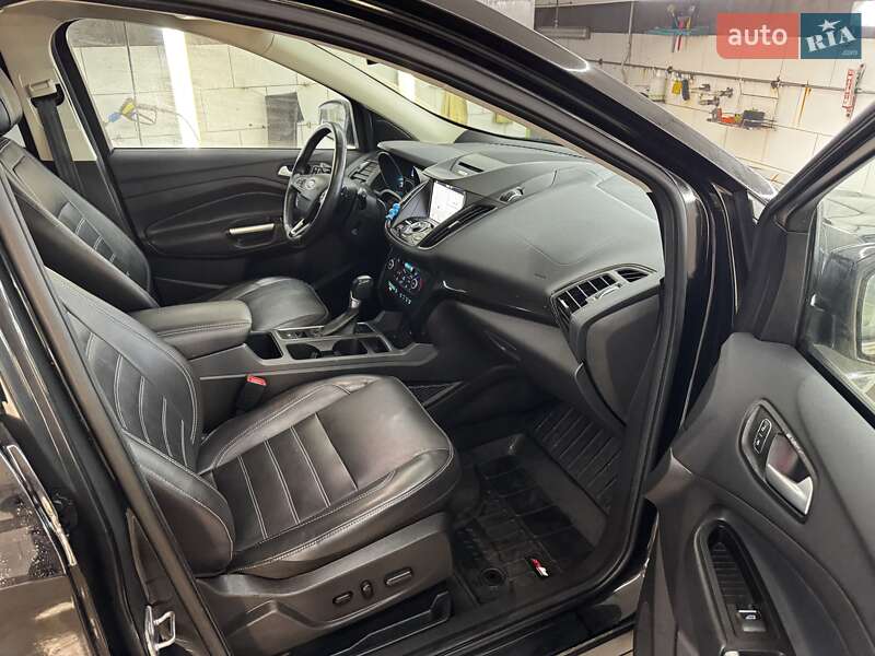 Позашляховик / Кросовер Ford Escape 2017 в Києві