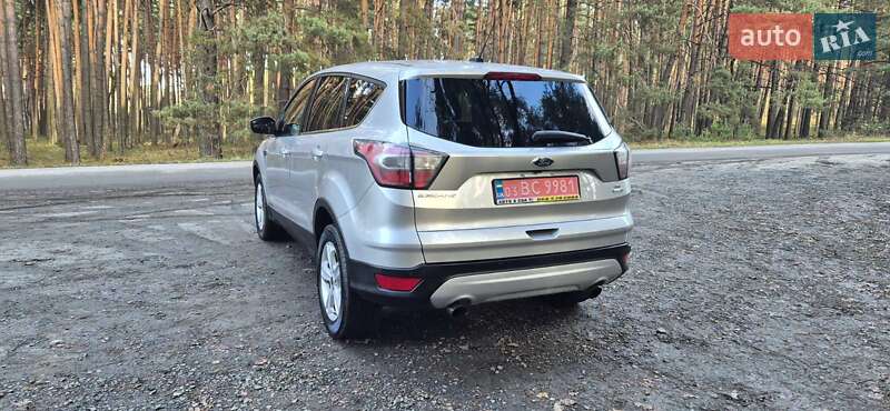 Позашляховик / Кросовер Ford Escape 2017 в Дубні