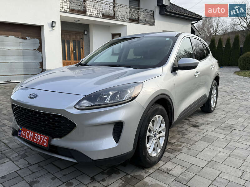 Позашляховик / Кросовер Ford Escape 2021 в Сваляві