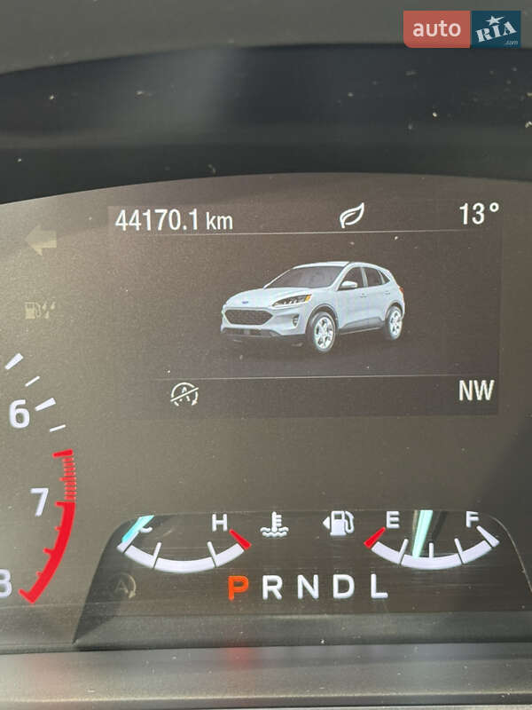 Позашляховик / Кросовер Ford Escape 2021 в Сваляві