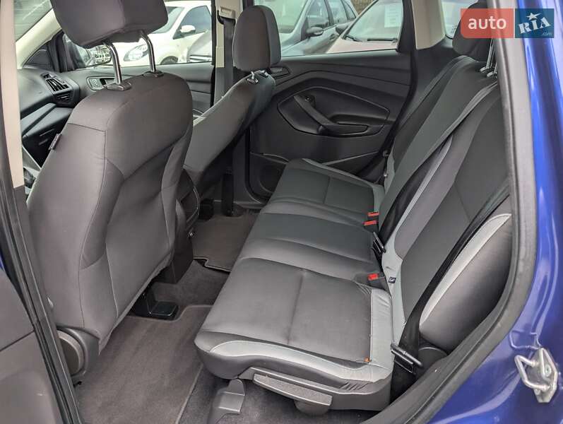 Позашляховик / Кросовер Ford Escape 2015 в Рівному