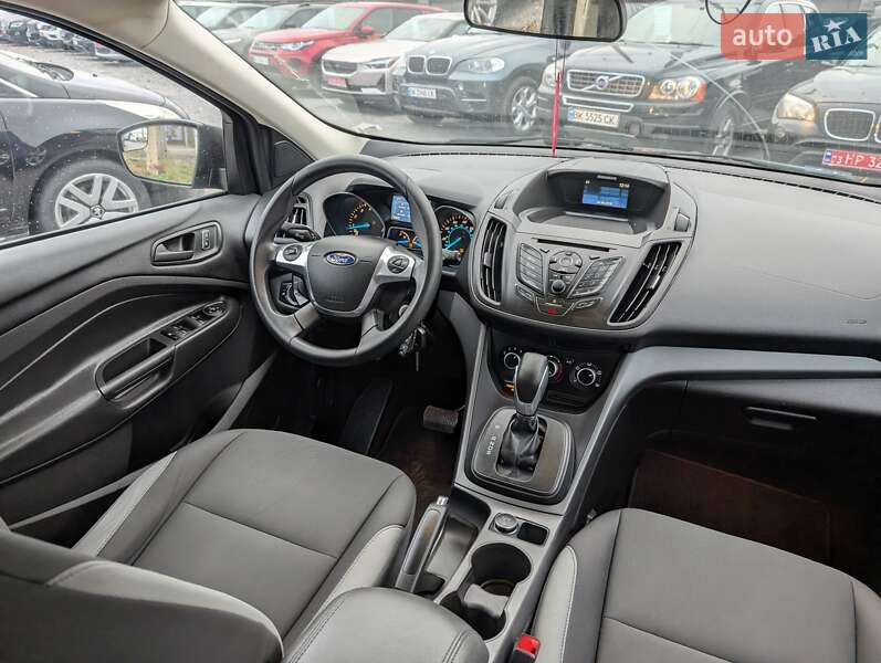 Позашляховик / Кросовер Ford Escape 2015 в Рівному