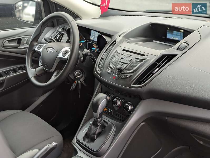 Позашляховик / Кросовер Ford Escape 2015 в Рівному
