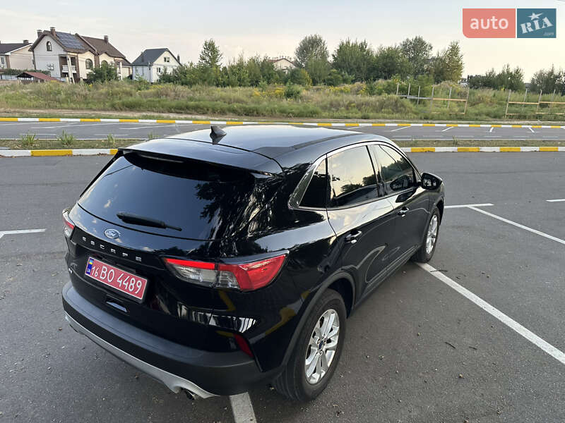 Внедорожник / Кроссовер Ford Escape 2021 в Киеве