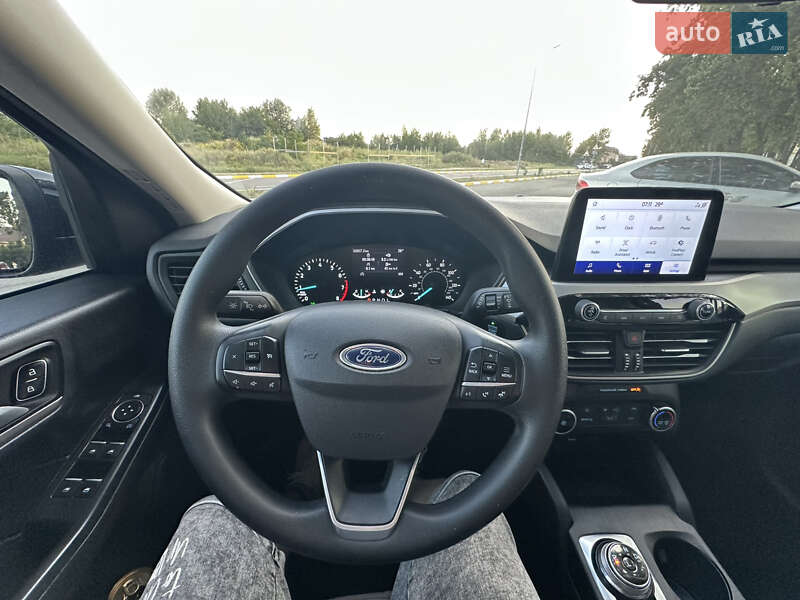 Внедорожник / Кроссовер Ford Escape 2021 в Киеве
