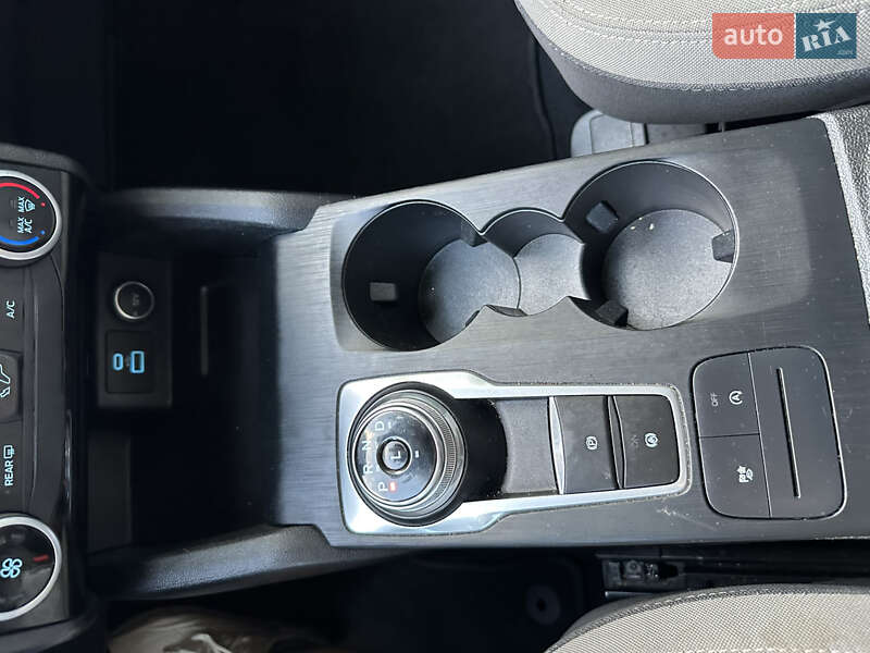 Внедорожник / Кроссовер Ford Escape 2021 в Киеве