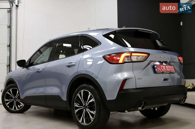 Позашляховик / Кросовер Ford Escape 2023 в Дрогобичі