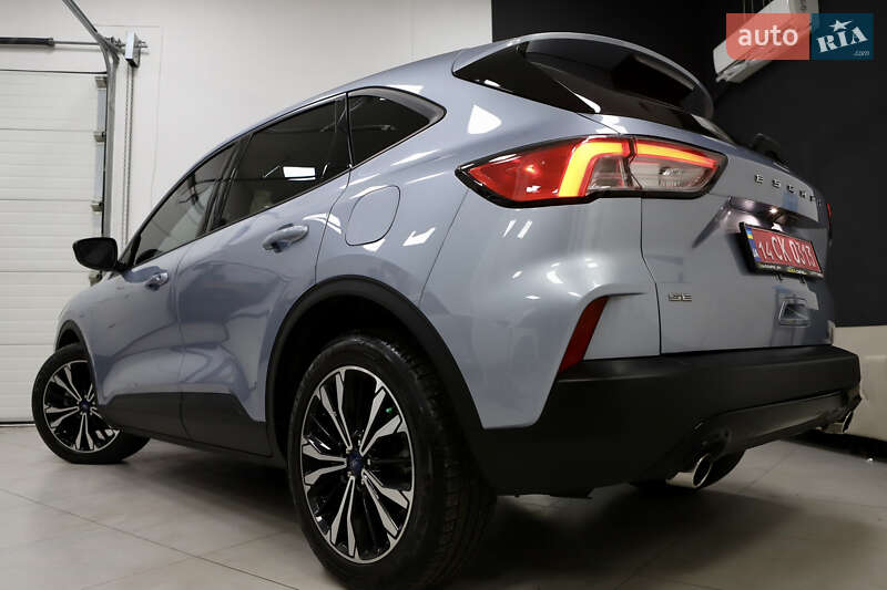 Позашляховик / Кросовер Ford Escape 2023 в Дрогобичі