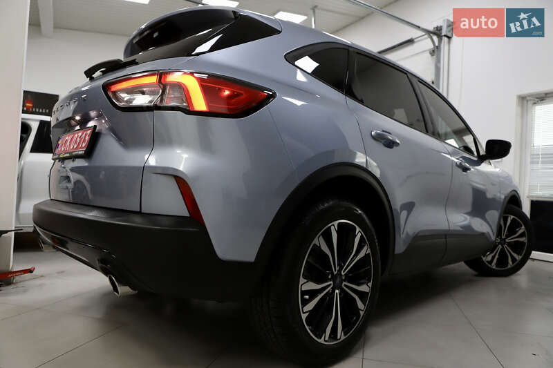 Позашляховик / Кросовер Ford Escape 2023 в Дрогобичі