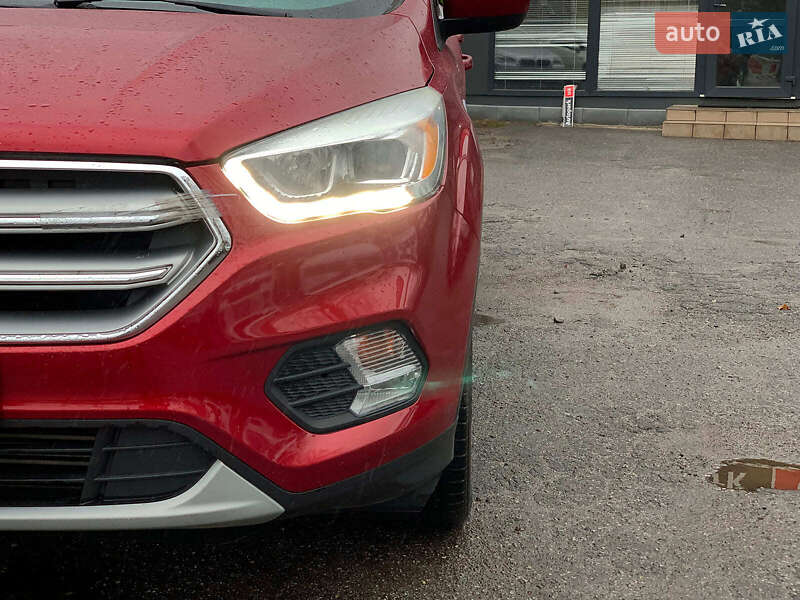 Внедорожник / Кроссовер Ford Escape 2017 в Виннице