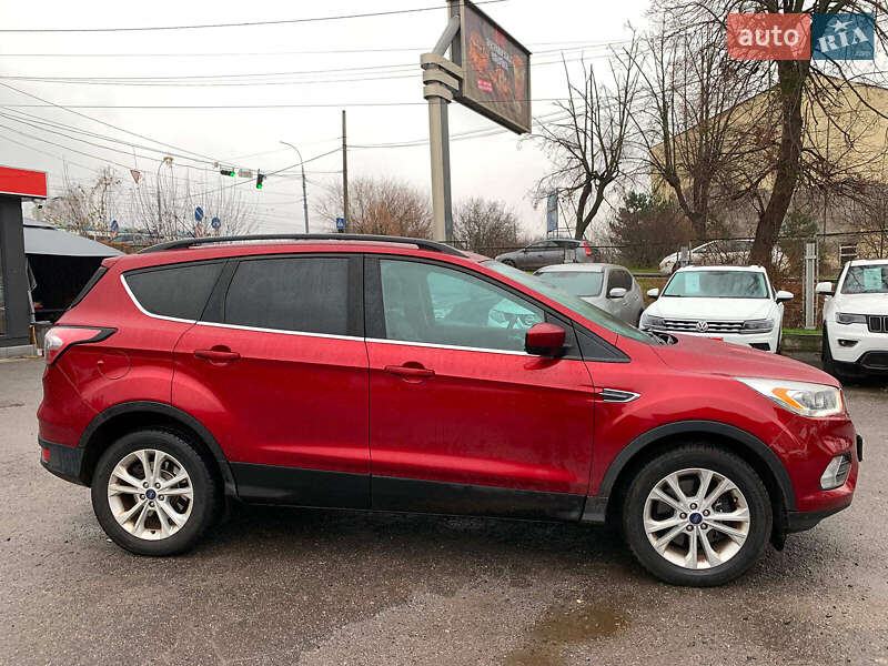 Внедорожник / Кроссовер Ford Escape 2017 в Виннице