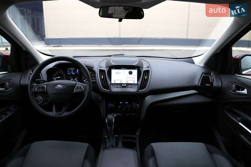Внедорожник / Кроссовер Ford Escape 2018 в Киеве