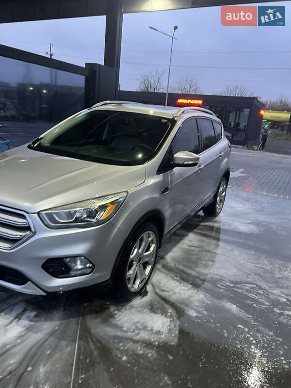 Внедорожник / Кроссовер Ford Escape 2016 в Львове