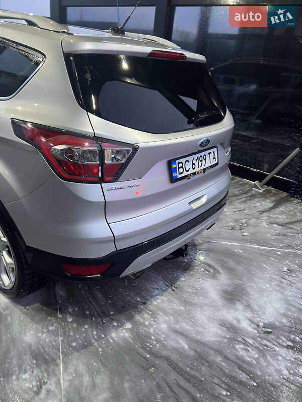 Внедорожник / Кроссовер Ford Escape 2016 в Львове