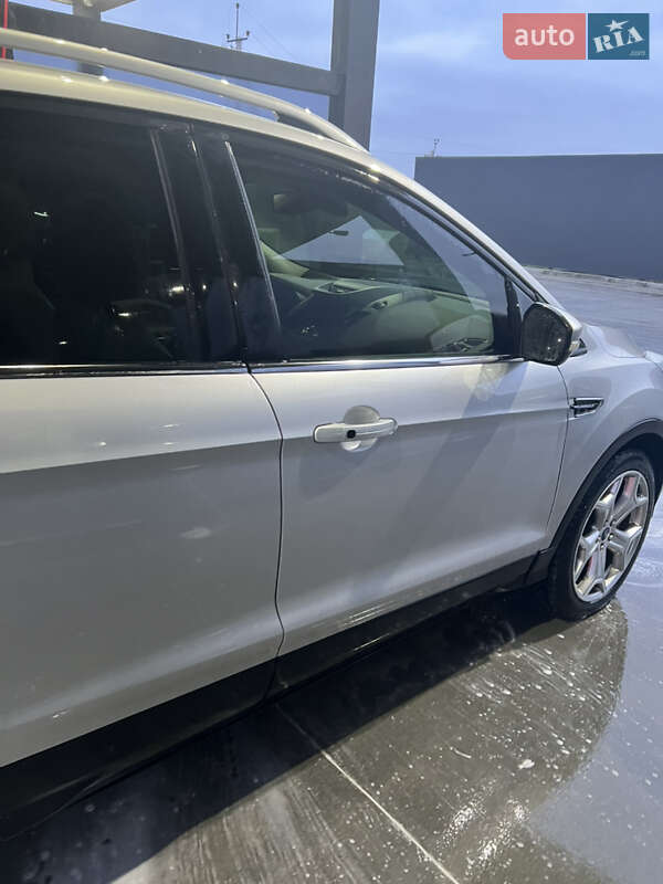 Внедорожник / Кроссовер Ford Escape 2016 в Львове