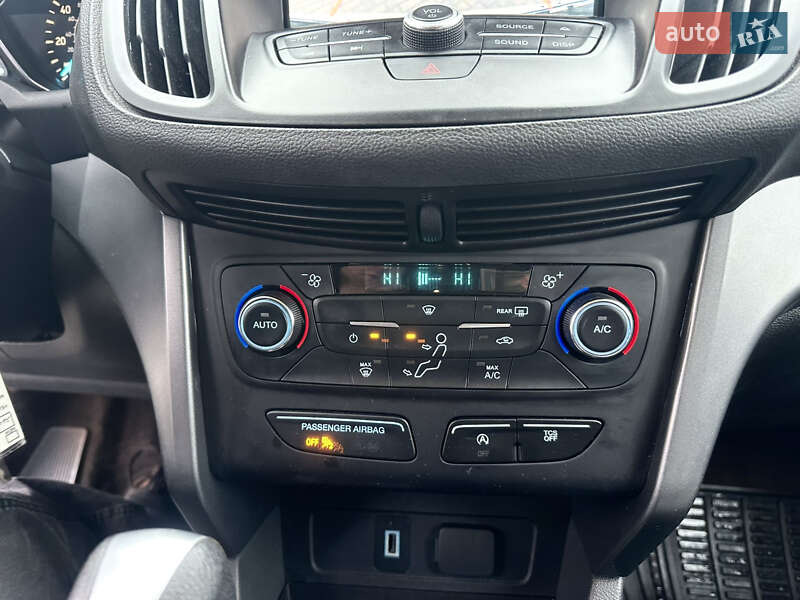 Внедорожник / Кроссовер Ford Escape 2018 в Львове